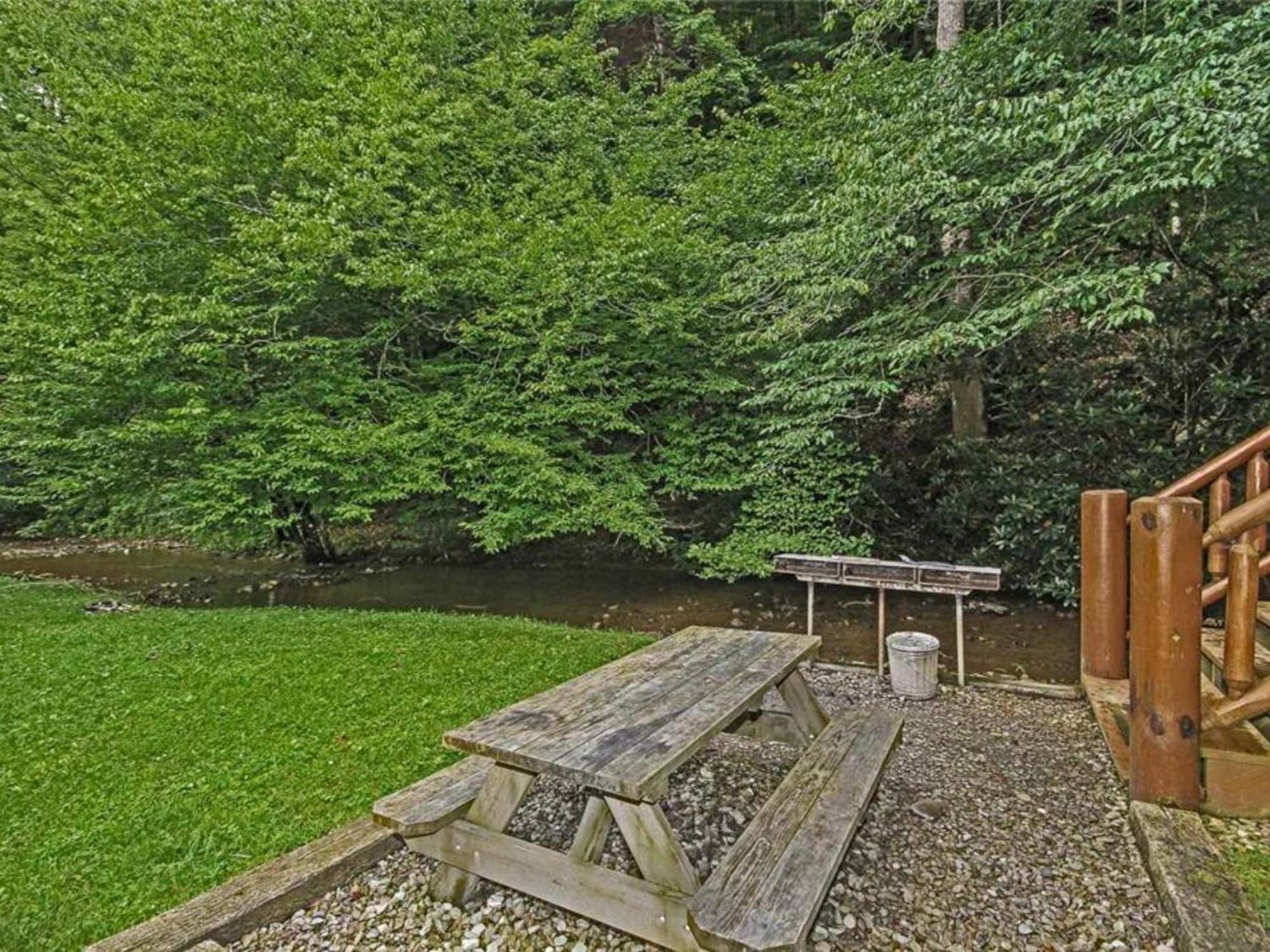 Creekside Lodge แกตลิงเบิร์ก ภายนอก รูปภาพ